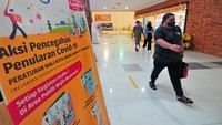 Pusat perbelanjaan dilakukan pembatasan kapasitas pengunjung 25 persen dan penerapan protokol kesehatan untuk mengendalikan penyebaran COVID-19.