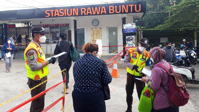 Pengecekan STRP di Stasiun Rawa Buntu Tangsel