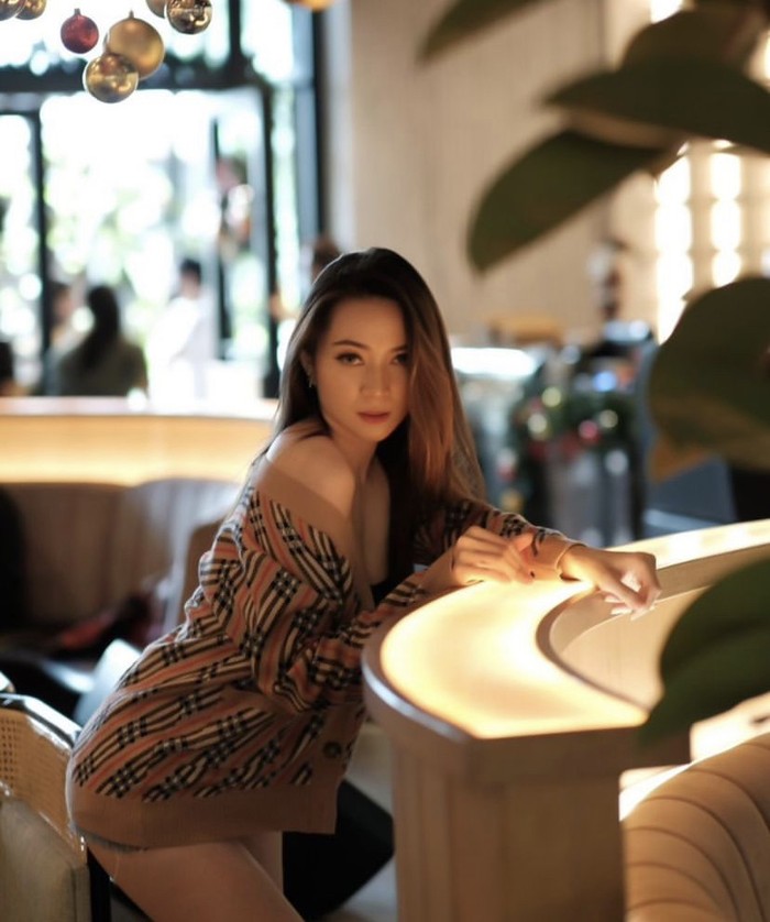 Pesona Beiby, Asisten Pribadi Baru Hotman Paris yang Hobi Ngemil Donat Pesona Beiby, Asisten Pribadi Baru Hotman Paris yang Hobi Ngemil Donat