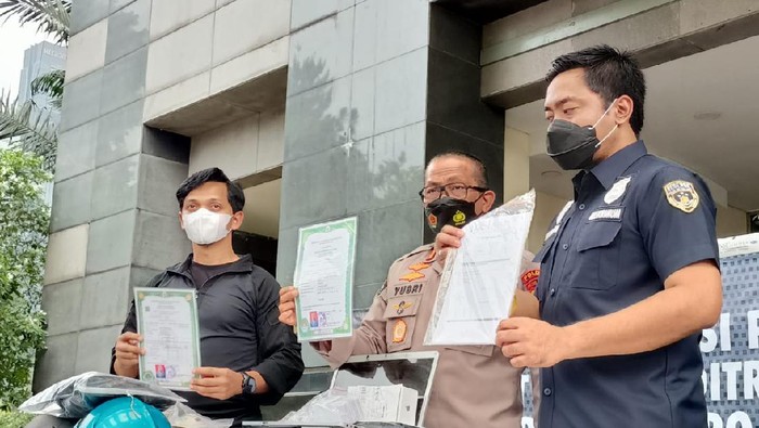 Polda Metro tangkap pelaku pemalsuan surat swab via Facebook
