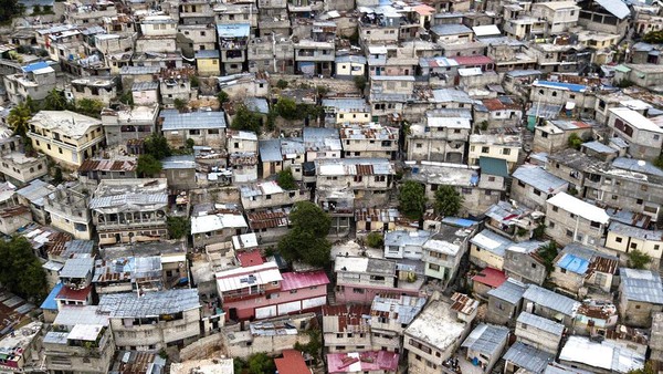 Potret Permukiman Padat di Haiti