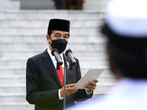 Jokowi Luncurkan 300 Ribu Paket Obat untuk Warga Isoman di Jawa-Bali