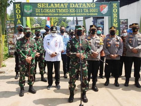 TNI bangun jalan desa yang 20 tahun terbengkalai di Kabupaten Tangerang