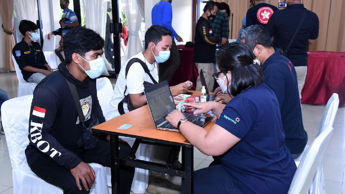 TNI Rekrut Ribuan Relawan Medis dan Non Medis


TNI merekrut ribuan relawan medis dan non medis dari berbagai lapisan masyarakat. Mereka akan ditugaskan pada program serbuan vaksinasi massal di GBK dan JIExpo Kemayoran.
