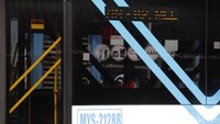 Jumlah penumpangTransJakarta mengalami penurunan hingga 50 persen sejak diterapkannya PPKM Darurat. Rata-rata penumpang TransJakarta hanya 200 ribu per hari selama PPKM Darurat.