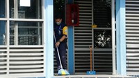 Aturan yang diterapkan oleh TransJakarta ini untuk menekan laju penyebaran virus Corona.
