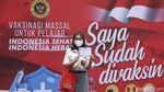 Antusias Pelajar di Ibu Kota Disuntik Vaksin Corona