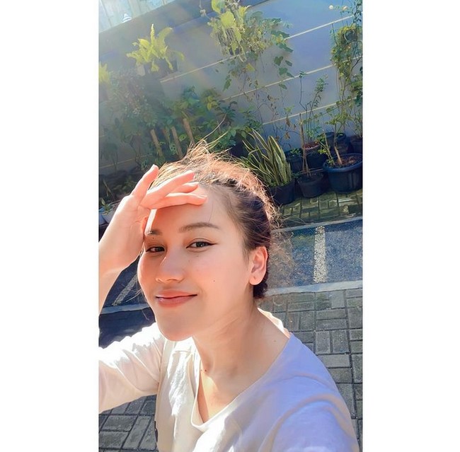 Tanpa menggunakan makeup sekalipun, wajah Ayu Ting Ting pun tampak flawless. Foto: dok. Instagram/@ayutingting92
