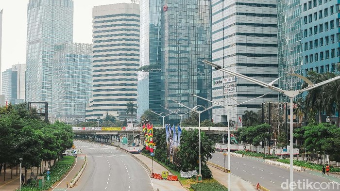 Daftar Sektor Esensial dan Kritikal di PPKM Darurat, Kantormu Termasuk?