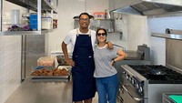Dapur Ruben diprakarsai oleh sepasang suami istri muda, yakni Ruben Hattari dan Kania. Menu-menu yang ditawarkan di sana merupakan racikan Ruben sendiri. Foto: Instagram @rubenhattari