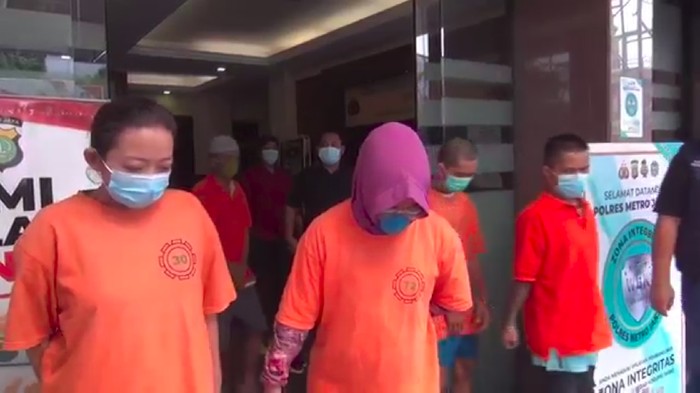 Dua perempuan di Jakarta mencuri mobil dengan modus membius korban ditangkap polisi