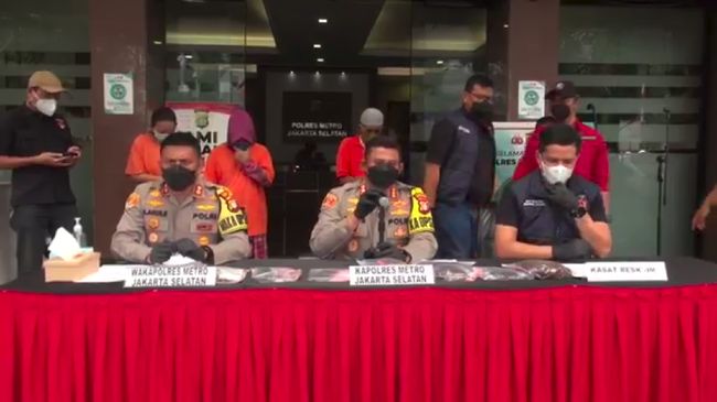 Dua perempuan di Jakarta mencuri mobil dengan modus membius korban ditangkap polisi