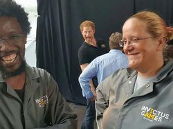 Deretan Penampakan di Foto yang Keren dan Bikin Ngakak