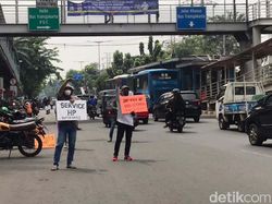 Satpol PP Akan Atur Tukang Servis HP di PGC yang Turun ke Pinggir Jalan