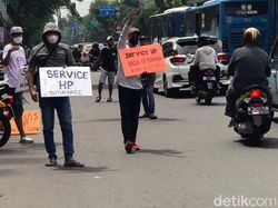Pedagang PGC Turun ke Jalan, Pengelola: Kami Tak Bisa Halau Mereka