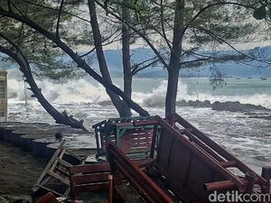 Yang di Pesisir Hati-hati! Gelombang Masih Tinggi di Perairan Selatan Yogya