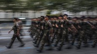 Bastille Day dirayakan setiap tanggal 14 Juli di Paris, Perancis.   