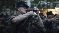 Biasanya Bastille Day dirayakan oleh parade tantara militer perancis dan ditutup oleh kembang api di malam hari.   