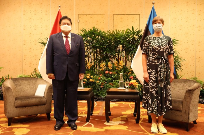 Menko Perekonomian Airlangga Hartarto bersama Presiden Estonia Kersti Kaljulaid.
