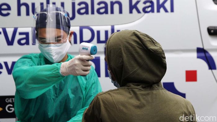 Mobil vaksin keliling dikerahkan untuk memudahkan warga Jakarta yang ingin divaksin. Mobil ini menargetkan 1.000 warga.