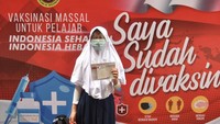Dalam hal ini, BIN menggunakan vaksin jenis Sinovac. Siswa yang selesai divaksinasi harus diobservasi dulu untuk melihat apakah ada gejala yang dialami. Diketahui, Kepala BIN Budi Gunawan dan Menteri Kesehatan (Menkes) Budi Gunadi Sadikin turut meninjau SMPN 103 Cijantung. Presiden Joko Widodo (Jokowi) turut hadir secara virtual.