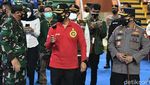 Momen Panglima TNI-Kapolri Tinjau Vaksinasi Mahasiswa