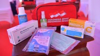 Agus mengatakan pihaknya juga memberikan sembako secara langsung kepada warga. Selain itu, warga yang mempunyai komorbid didata.