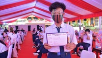 Vaksinasi ini digelar di 14 provinsi yang menjadi daerah episentrum penyebaran COVID-19. Sekitar 50 ribu warga bakal divaksinasi.