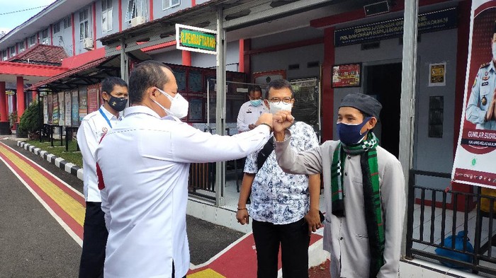 Napiter di Kuningan bebas