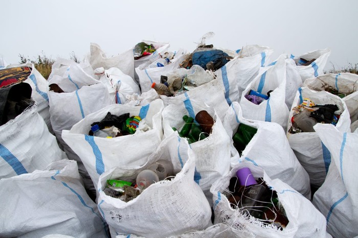Pembersihan sampah di Gunung Rinjani oleh Green Rinjani
