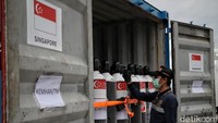 Bantuan ini nantinya akan diserahkan kepada Kementerian Kesehatan RI untuk didistribusikan ke rumah sakit-rumah sakit dan tenaga kesehatan yang terus berjuang melawan pandemi COVID-19 di Indonesia.  