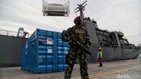 Menteri Senior Teo Chee Hean melalui akun Facebooknya juga menyatakan bahwa kapal dari Singapura membawa tangki xISO dengan 40 ton oksigen cair, 500 xcylinder gas oksigen dan 570 oksigen konsentrator. Ia mengungkapkan bahwa pengiriman ini adalah hasil diskusi dengan Menteri Koordinator Bidang Kemaritiman dan Investasi (Menko Marves) Luhut Binsar Pandjaitan selama beberapa hari terakhir. 