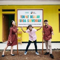 Selanjutnya ada Sarwendah yang juga berhasil mendirikan sekolah berkat bantuan suaminya, Ruben Onsu. Saat perayaan anniversary pernikahan mereka, Sarwendah mendapat kado berupa sekolah dari Ruben. Sekolah yang berlokasi di Cikidang, Sukabumi, Jawa Barat itu diberi nama Tempat Belajar Bunda Sarwendah. Foto: Instagram/@ruben_onsu