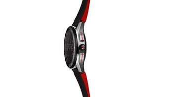 Dibekali baterai berkapasitas 430mAh yang diklaim mampu tahan seharian untuk beraktivitas. Foto: dok Tag Heuer