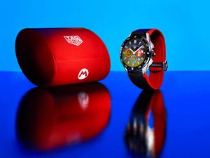 Super Mario Gandeng Tag Heuer Bikin Smartwatch Mewah