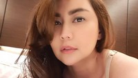 Tessa Kaunang menyebut Sandy Tumiwa tidak pernah memberikan nafkah untuk dua anaknya selama 4 tahun. Foto: Instagram Tessa Kaunang