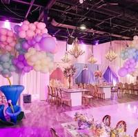 Di saat banyak orang dibatasi berkerumun dan berhemat karena pandemi Corona, Cardi B membuatkan pesta ulang tahun untuk Kulture Kiara yang digelar meriah. Pesta bertema negeri dongeng tersebut membuat Kulture benar-benar bak seorang princess. Foto: Instagram Cardi B