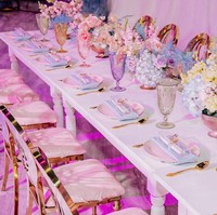 Menghadiahkan pesta dan kado ekstravagan, Cardi B mendapat berbagai kritik dari netizen. Meski banyak pula yang mengagumi tema acara yang menggemaskan sekaligus mewah, banyak orang berpendapat jika anak sekecil itu tak seharusnya dimanjakan dengan kemewahan. Pasangan itu bahkan disebut materialistis karenanya. Bagaimana menurut kamu? Foto: Instagram Cardi B