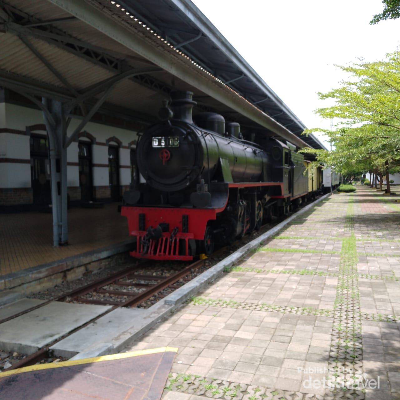 Kereta di Museum Ambarawa dapat disewakan bagi wisatawan.