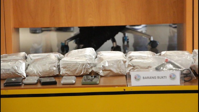Barang bukti 23 kg sabu yang disita dari pemasok kalangan jetset