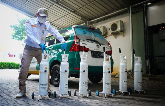 BAZNAS Salurkan Tabung Oksigen ke RS & Puskesmas di Jabodetabek