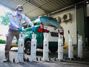 BAZNAS Salurkan Tabung Oksigen ke RS & Puskesmas di Jabodetabek