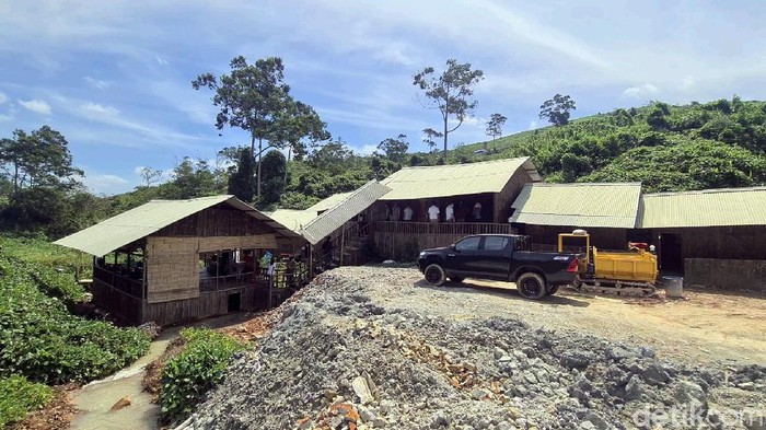 Bedeng mewah di area pertambangan Sukabumi