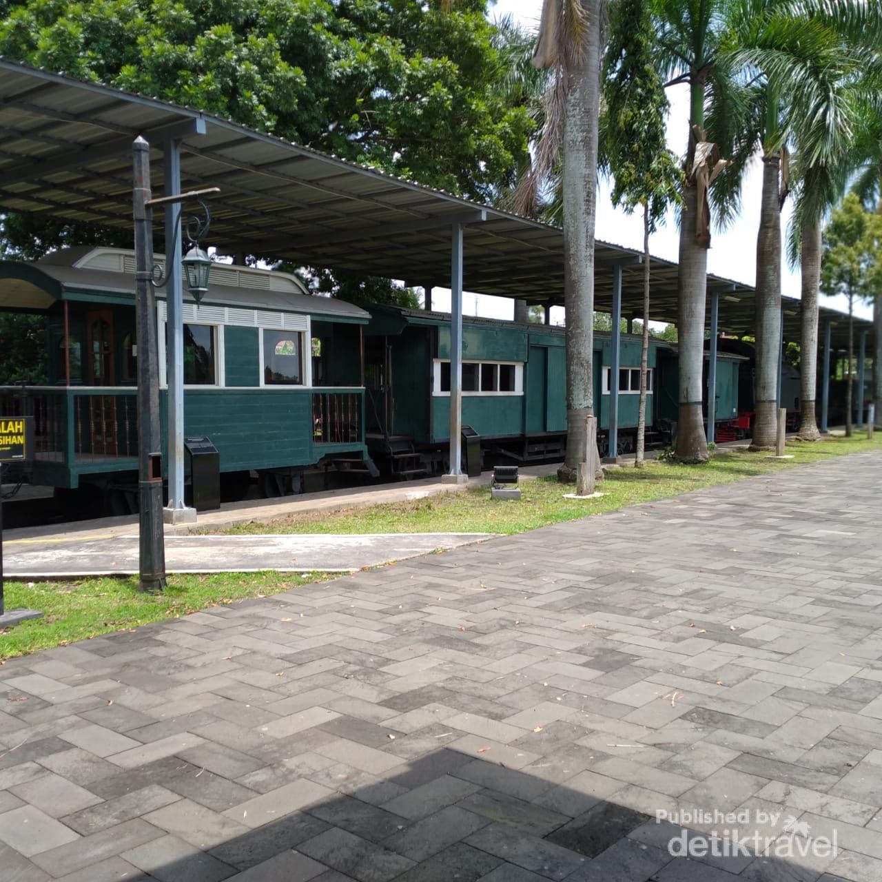Beragam Koleksi Kereta Klasik di Museum Ambarawa Bahan bakar penggerak kereta menggunakan kayu dan batu bara.