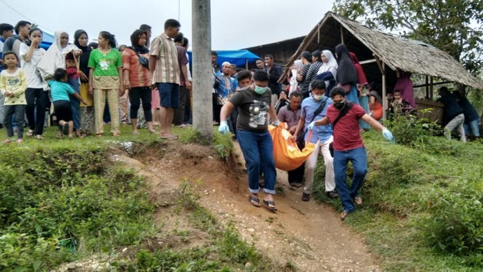 Seorang bidan di Inhu, Riau, ditemukan tewas terapung di Sungai Kuantan, Kamis (15/7/2021).