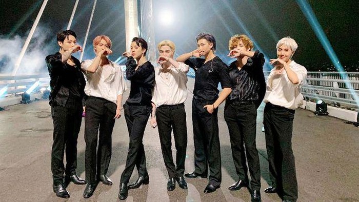 BTS di World Cup Bridge