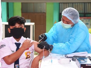 Jokowi Minta Vaksinasi untuk Pelajar Dipercepat