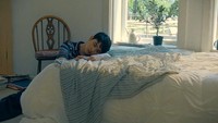 Tampil kasual dalam pakaian sehari-hari, konsep sederhana dihadirkan dalam visual album solo D.O. (Foto: dok. SM Entertainment)  