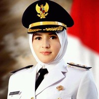 Lama tak terlihat di layar kaca, Fadia A Rafiq kini beralih menjadi pejabat pemerintahan. Setelah menjadi Wakil Bupati, sejak tahun lalu Fadia menjabat sebagai Bupati Pekalongan. Foto: Instagram @bupatipekalongan