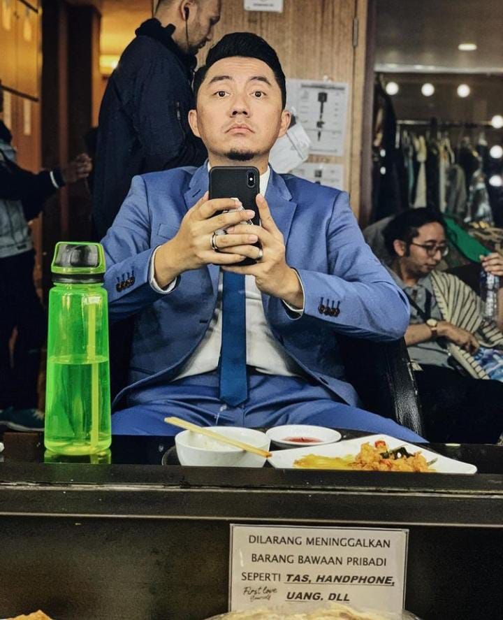 Keseruan Ananda Omesh Saat Makan Pizza dan Rayakan Ulang Tahun Anak